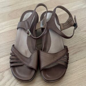 Dansko Brown Leather Strappy Sandals, Size 40